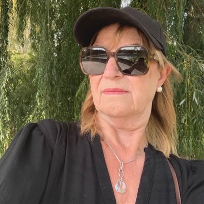 DSpagnolett1's profile picture. 🤍🤍🩸Retired from #HoltRenfrew & #ESCADA💚Love Nature art,sports ⚽️🏎️ 🏒#RealFoodIsMedicine 🥩🥚🧈🐟💦”#OneDayAtTime “💫 #ThankYouTruckers 🚚🚛🇨🇦🌎 #NCI💙