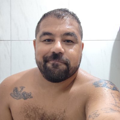 Sou meio insosso e sem graça. Só uso o X pra colocar uns biscoitos aleatórios. Se quiser falar chama no insta