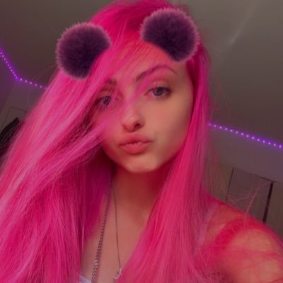 Affiliate on Twitch | Item Shop: Use Code MXXRTIFYXX #AD for 10% off at https://t.co/G8xoqlRTyE | Giveaway at 1K | DM for a link to the Discord Server 🩷 | #Fortnite