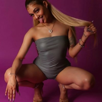 Monuh_lisa's profile picture. Im just a nasty lil hoe and I’m bored af. Who got five on this pussy? ONLYFANS link dropping soon so tap in. 😘