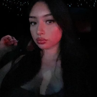 19𝐲𝐨||♈︎ 𝐩𝐞𝐭𝐢𝐭𝐞 𝐥𝐚𝐭𝐢𝐧𝐚, 𝐫𝐞𝐬𝐩𝐨𝐧𝐝𝐬 𝐭𝐨 ‘𝐟𝐭’ 𝐨𝐫 '𝐦𝐞𝐧𝐮’ Latinx ♡︎