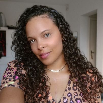 Além de um par de lentes e um coração remendado,
tem Sol em Áries e Lua em Peixes, sabe oq significa?

♈👑🫀🙏🏾🏋🏾‍♀️🥋 🥗 🏖️ 🎧📸👩🏽‍🏫♀️✊🏾💃🏾🔥⚫🔴🦁