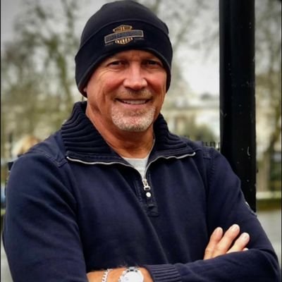 I’m a single dad building a future for my child, but my heart still has room for love. Looking for a woman who values family, honesty, and genuine connection.
