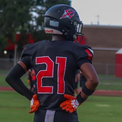 W/R,DB,16 year old ,c/o 28,Michael🎯,height, 5’8,weight 145,michaelowens2009@icloud.com863-835-0235. https://t.co/LLgK3ehEFE