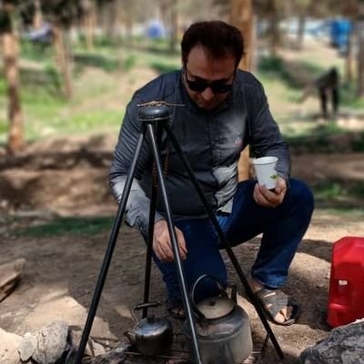 علاقمند تاریخ و فلسفه مخالف حکومت دینی از هر نوعی