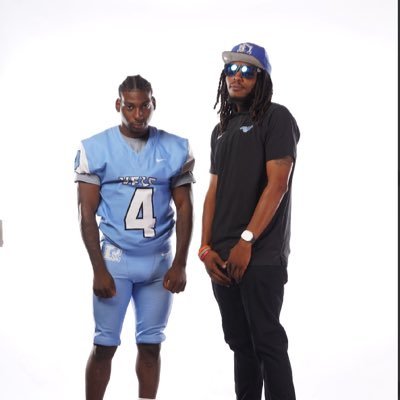 God 1st 🙏 | Girl Dad 💖 | RB Coach @ Roosevelt 🐾 | ΑΦΩ 🤝 | Phil 4:13 | #VeltNation #BrickByBrick #poplarville🐝#WCU25 #fearthebraves🟪🟨 #AlcornstateAlumni