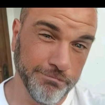 proprietário restaurante A Despensa Curitibana,
entusiasta do mundo cripto, angariador de imóveis. cozinheiro, artista plástico.