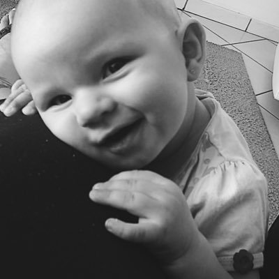 julhalouca's profile picture. fora do roteiro