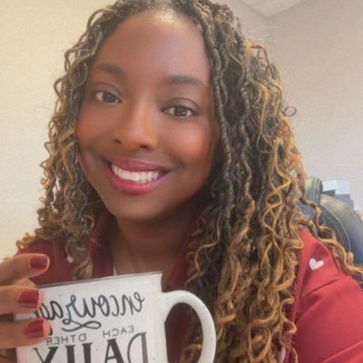 Co-host of @choppinitup_pod and @alldocdup, host of @murderveepod. Crafty Chick. Queen of Cups. | Bears. Bulls. Texas Ex | Maker of Things . IG: vj_burton