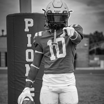 Leavenworth ks high school/junior / 5’8/ 170 lbs / Rb~LB / football, powerlifting, track / 410 squat, 250 clean, 235 bench/40y: 4.4 hand 4.5 laser/913-731-0550