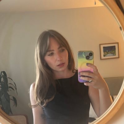 btwitslauren's profile picture. is this anything