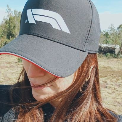 ✝️❤️👨👩👧 . Se disfruta mejor una carrera de F1 🏁🏎️ con un buen 🧉
(sureña adoptada)
