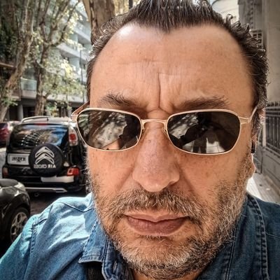 Creativo, Diseñador Multimedia, Escritor Pedorro. En la colimba saque 444 y zafé. Hoy soy del 44 % y orgulloso.
https://t.co/IkxQZqmjvk