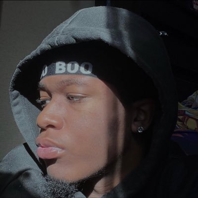 21| 6’1 🦒| STRAIGHT | solo | anime nerd 🍜| no linkups | https://t.co/Q6cBGSefNS