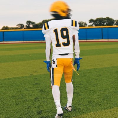 C/O ’26. Thornwood High School IL WR/ATH 3.415 GPA 5’7 140,#7086646674- ywm.little19@gmail.com
