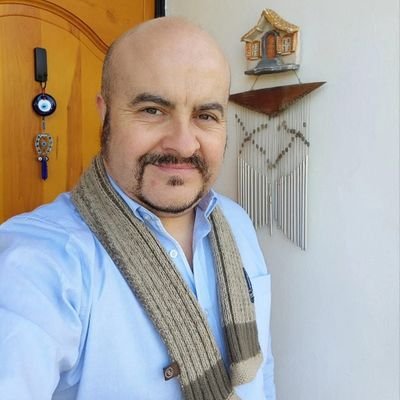 Agente inmobiliario @DeBello_Prop y gestor red social @REG_Valparaiso.