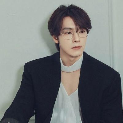 ♡♥️♡ It's You ♡♥️♡/ /슈퍼주니어/ / ELF ♡¹⁵
👑The Last Fandom Standing 👑 La snower de corazón ◇ Xi- Hoo!