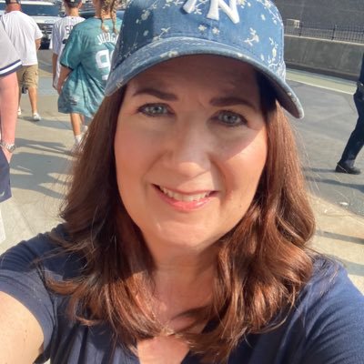 Yankee fan for life🗽#RepBx #NYY animal lover🐶🐾 love music🎶 NO DMS🚫
