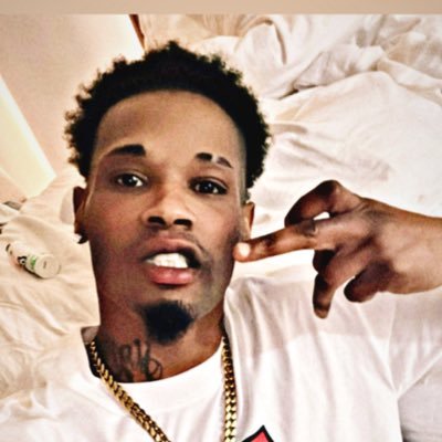 📸 Ig:KodakFoo 📸 “Better turn around so you can see what you turning down” 🖤 (LLSixx)🕊Content Creator🎥