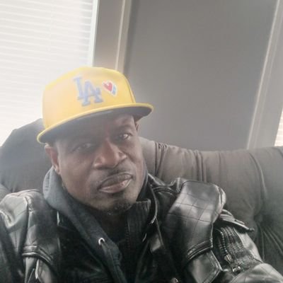 charles_th80636's profile picture. 