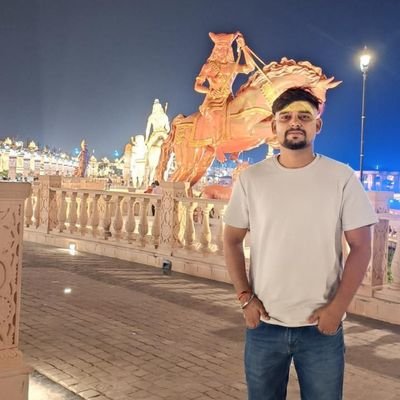 पूर्व जिला संयोजक ( ABVP Kannauj )
हर शौक बदलना ही पड़ा घर के वास्ते
.......