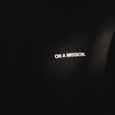 ai product manager / vibe coder / product builder / I design logos and brands on off days / lifts, chess, reads, and meditates
