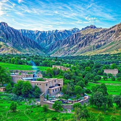یا شریعت ، یا شهادت ،
مدرسه ، سنگر ، دفتر ،