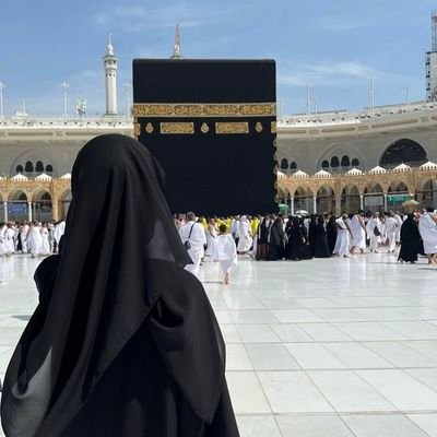 گاهی برای مرهم دلتنگیهایم مینویسم.
طرف نه چپ نه راست هرجا حق باشد✌✌
مولاي يا حُسين ثبّت قلبي على حبّك'.❤️