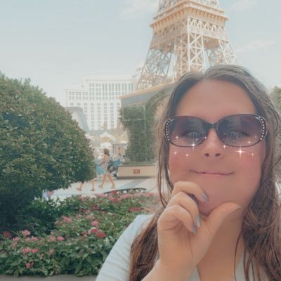 berriesammie's profile picture. Goth, Gamer, black cat mom. Catch me at a concert 🥀🌈🍉 dream big @greyveyardshift