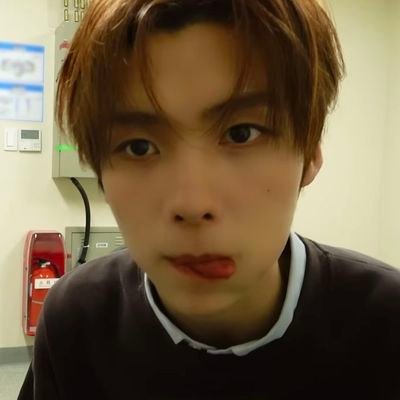 @astii42 2.0 || he/him || nidjae🥛🍞 || vocalracha 🐶🦊 || caleb girlie🍎|| INTP || #arkpuppymails