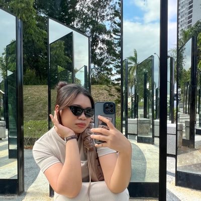she’s busy procrastinatingㅣ@amdhrz