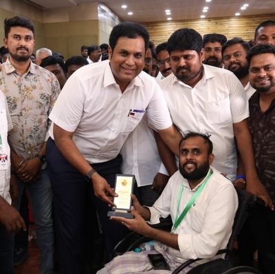 விரைவில் மீண்டு வருவேன்
விபத்தினால் முதுகு தண்டுவடம் பாதிக்கப்பட்டவன் வாகனம் ஓட்டும் போது கவனமாக ஓட்டுங்கள் வேகம் வேண்டாம்
என் மகனே என் உலகம்
🖤❤️