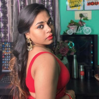 💄 Artist | 🎬 Editing & Camera | 📰 Media Reporting | Equality in Action ✨ | ☭ Communism Believer