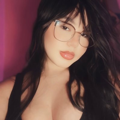 holi, aquí solo hay muchos tweets sin sentido 🧚♀️💕