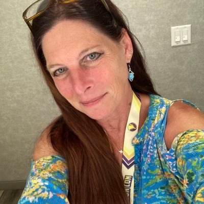 the beach,cooking, wine, animals, fast cars, music🤘books,all things paranormal,family & friends,gods country,ghosts👻horror,IBPIR researcher,TheWoman&the weird