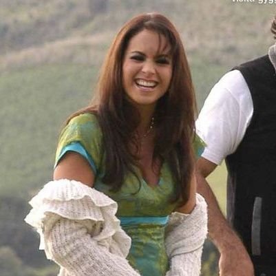 /Tus ojos son luceros que iluminan mi noche mas oscura./
-Lucero el amor de mi vida!!-