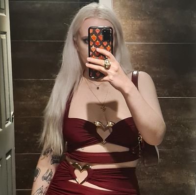 dianarotten_'s profile picture. SWer Advocate by day, photographer & graphic designer by night 💘