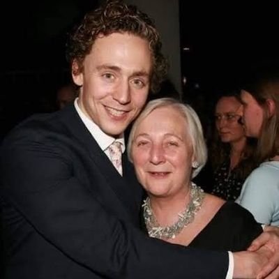 Mother to @twhiddleston
Thanks for the love and support ♥️