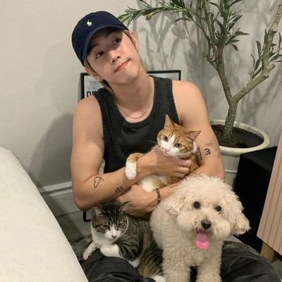 Tuanzy1729351's profile picture. 