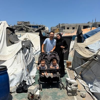 A mother from Gaza, surviving displacement and siege, fighting to protect her family ❤️
.♥️🇵🇸🇹🇷✌️
