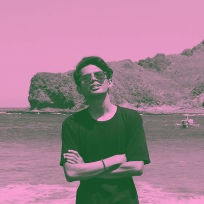 set_santos's profile picture. Have 3 personality~

Inner child who wants a love;
Teenage Self who wants revenge;
Current Self  who wants peace n quiet