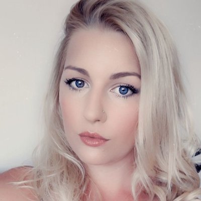 I'll be your 'girl next door'
Requests welcome