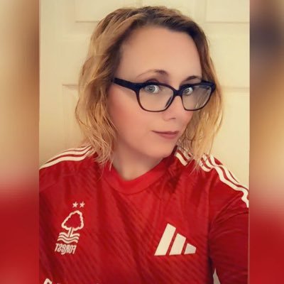 42 💙#NFFC #COYR. NO REPLIES TO DMs!! #Dontbealadybealegend