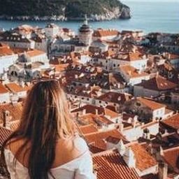 Life has no standard answer, only drafts under revision.
