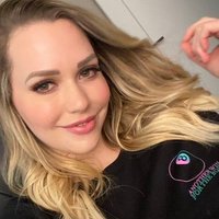 Daniele Lucy (@godnessl58844) 's Twitter Profile