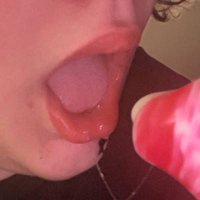 18 | Bottom | Femboy gooner | dms always open | I DONT CALL STOP ASKING | throne wishlist below