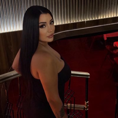 melikeguny1's profile picture. 𝕻𝖑𝖆𝖙𝖆 𝕺 𝕻𝖑𝖔𝖒𝖔.