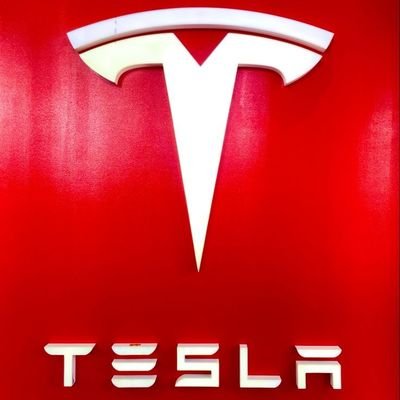 Introducing the Tesla flying car soon 🚀🌏