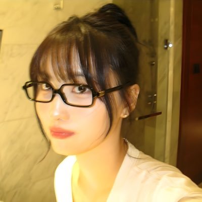 midnightliora's profile picture. #studytwt