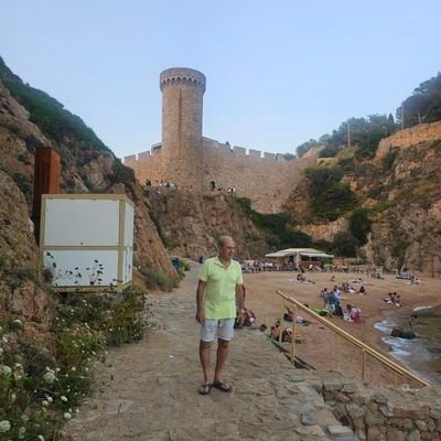 palomares_jordi's profile picture. Me considero progresista. Me gusta el debate político y social. Disfruto con el cine, la lectura y la música, y practico tenis y esquí además de viajar